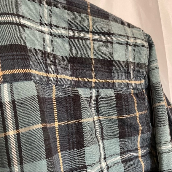 ST JOHNS BAY Men’s Green Blue Plaid Flannel Long Sleeve Size Medium - Picture 9 of 11